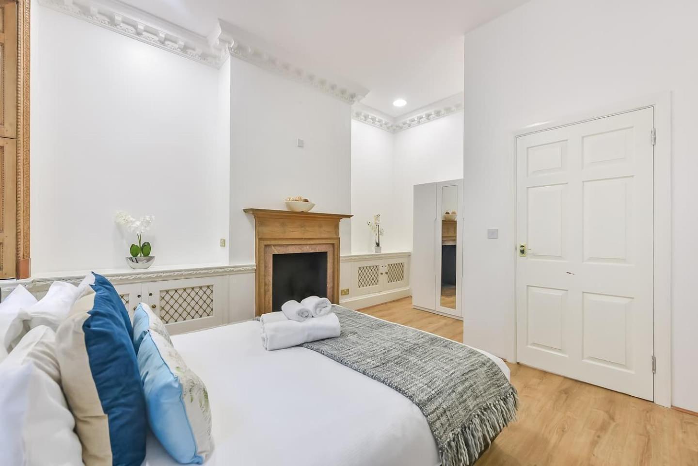 2 Bed Piccadilly Apartment 2 London Exterior photo